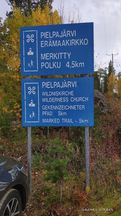 Ruta de senderismo Iglesia Pielpajärvi Finlandia-Cartel con indicaciones de la ruta