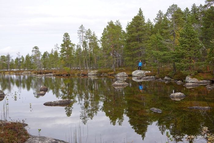Ruta de senderismo Iglesia Pielpajärvi Finlandia-Lago en la ruta de senderismo de la Iglesia Pielpajärvi