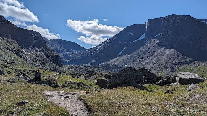 Ruta de senderismo al lago Trollsjön o Rissajaure-Comienzo del tramo por el valle glaciar