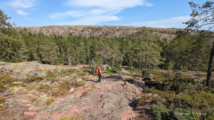 Ruta de senderismo Slåttdalsskrevan-Tramo de bajada hacia el desfiladero Slåttdalsskrevan