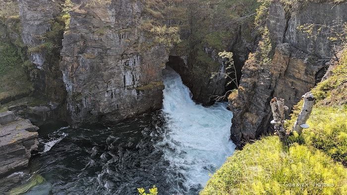 Túnel artificial para canalizar el río