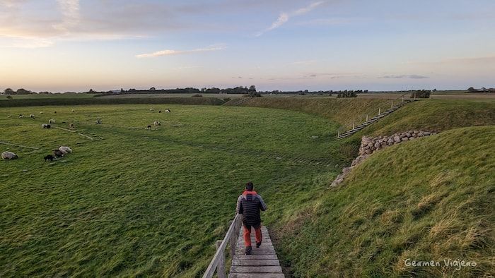 Fortalezas vikingas circulares de Dinamarca_Foso de la fortaleza de Trelleborg